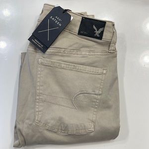 American Eagle Khaki skinny jeans NWT